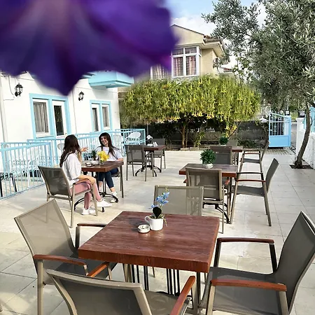 Enjoy Bed & Breakfast 2*