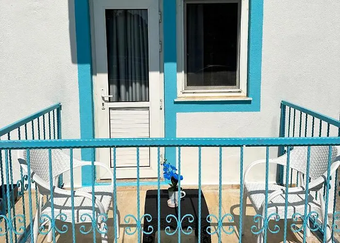 Enjoy Hotel Bed & Breakfast