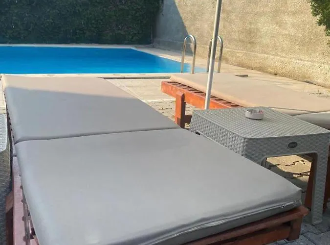 Enjoy Hotel Bed & Breakfast